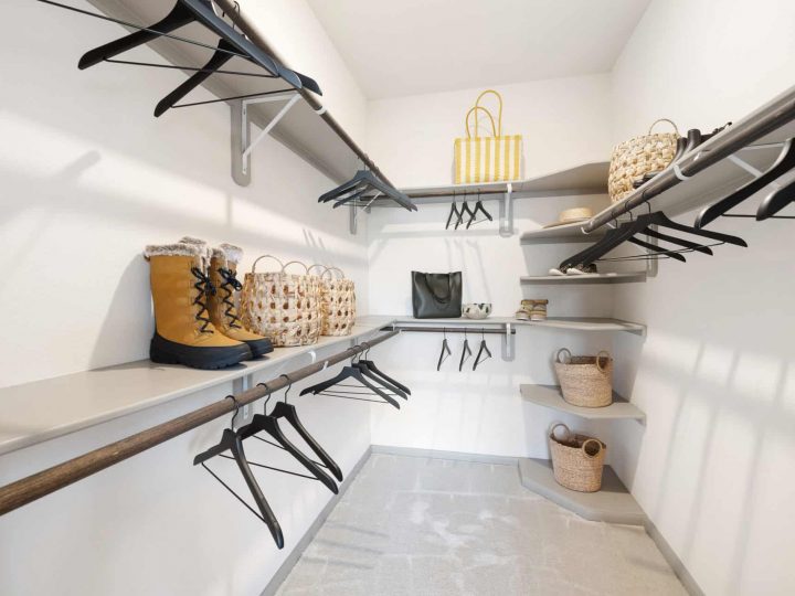 1x1 Closet
