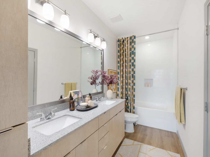 2x2 Primary Bathroom