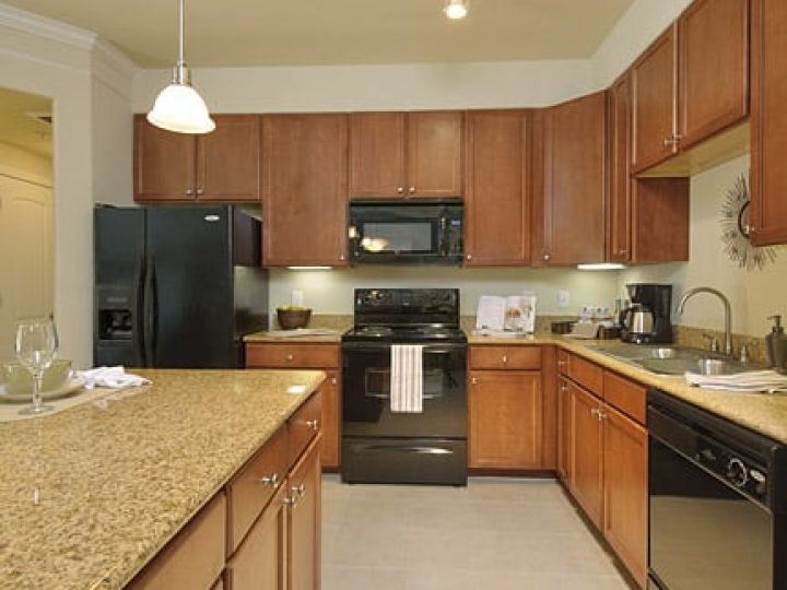 Fein Communities - Amalfi - 2B kitchen