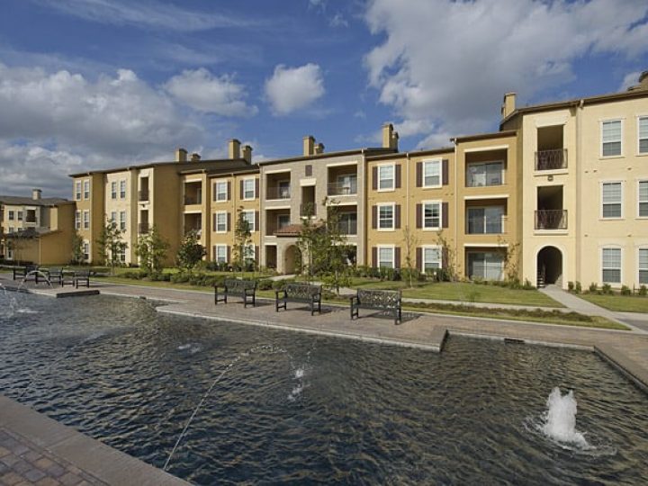 Fein Communities - Amalfi - Pond 2