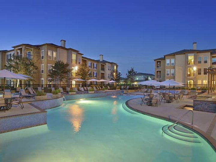 Fein Communities - Amalfi - Pool 2