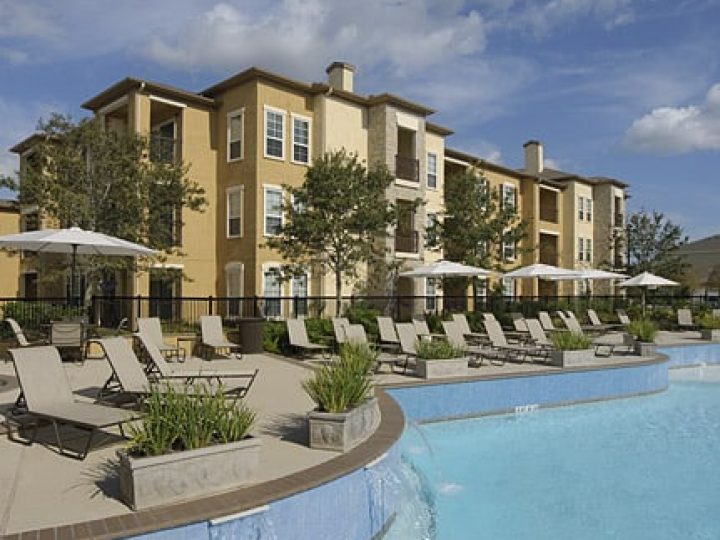 Fein Communities - Amalfi - Pool 4