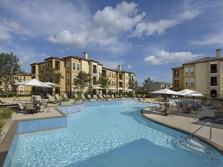 Fein Communities - Amalfi - Pool 5