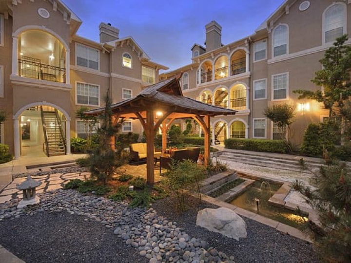 Fein Property - Carlton - Tea Garden