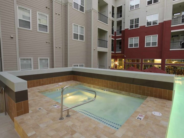 Fein Property - Miramont - Hot tub