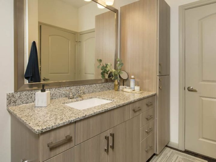 Fein Property - Parkway - 1B Bath