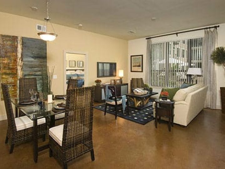 Fein Property - Sawyer Heights - 2B living